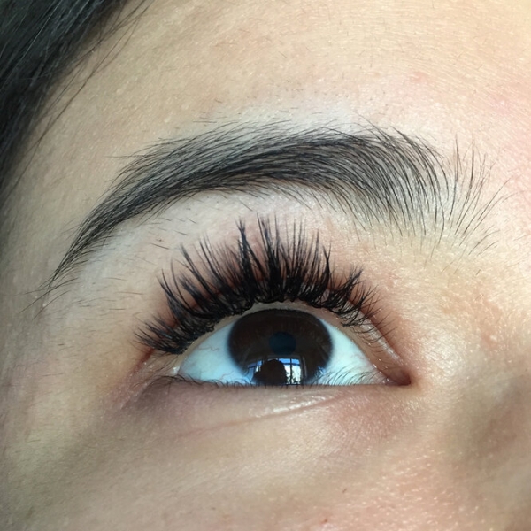 «Ресничные феи»: 15 худших наращиваний, которые мы когда-либо видели