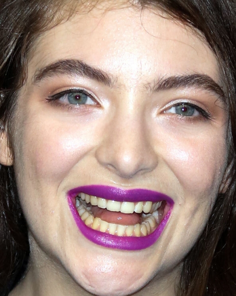 Самый неудачный макияж звезд: 15 фото вблизи — разбираем ошибки