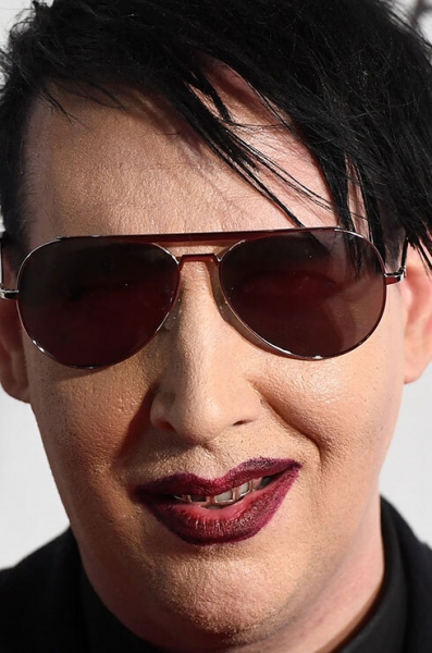 Самый неудачный макияж звезд: 15 фото вблизи — разбираем ошибки