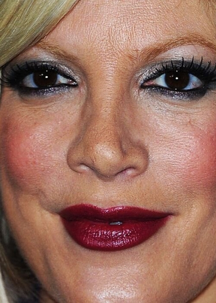 Самый неудачный макияж звезд: 15 фото вблизи — разбираем ошибки