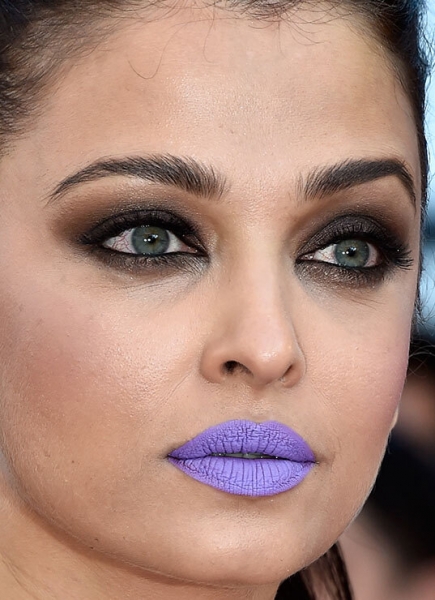 Самый неудачный макияж звезд: 15 фото вблизи — разбираем ошибки