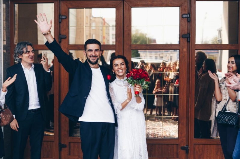 Семье Иды Галич два года: показываем, как выглядели наши звезды в день свадьбы