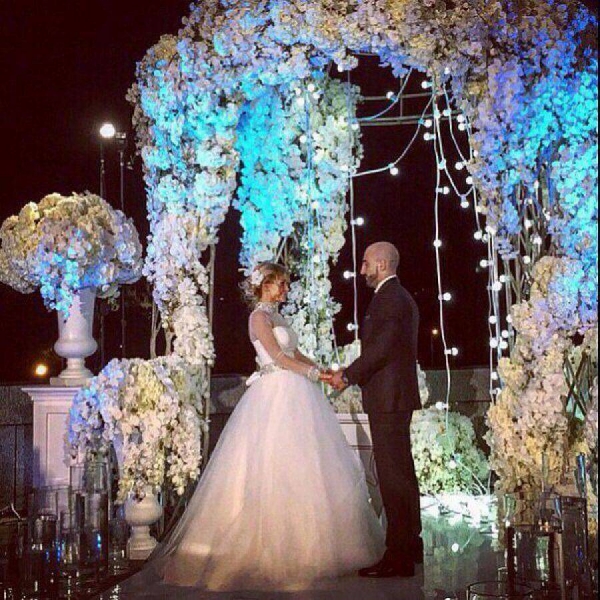 Семье Иды Галич два года: показываем, как выглядели наши звезды в день свадьбы