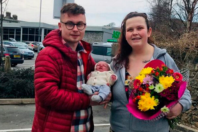 Сюрприз! Как выглядят женщины, которые узнали о&nbsp;беременности в&nbsp;момент родов