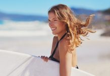 Скажи «нет» сухости! Как защитить волосы от солнца — основные правила