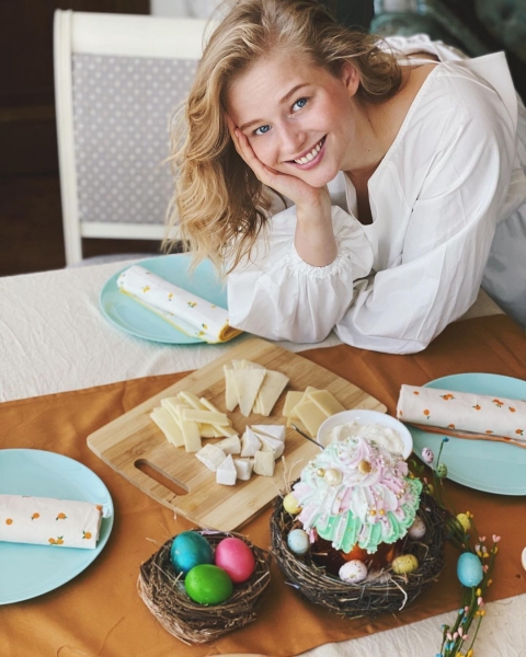 Светлый праздник: как отметили Пасху российские звезды