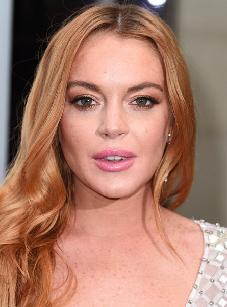 Свои или накачала: пластический хирург комментирует губы звезд