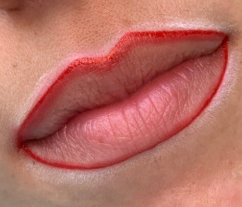 Такое делают? 33 неудачных варианта татуажа, которые точно не стоит повторять