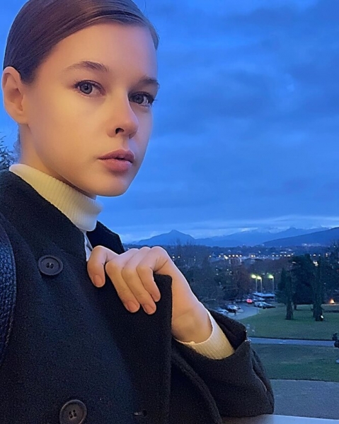 Тебе опять 17 лет: русские знаменитости, которые выглядят как подростки