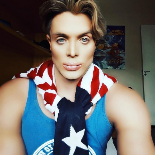 Точная копия: как выглядят реальные двойники Барби и Кена