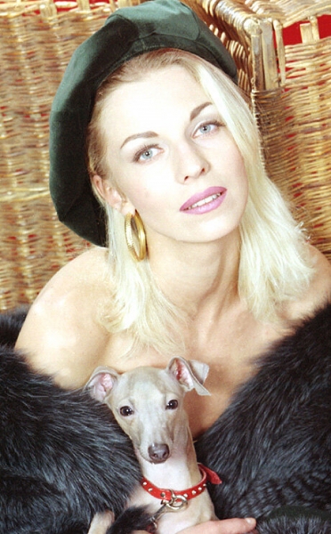 Тогда и сейчас: как выглядят сегодня культовые певицы 90-х