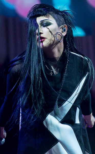 Тогда и сейчас: как выглядят сегодня культовые певицы 90-х