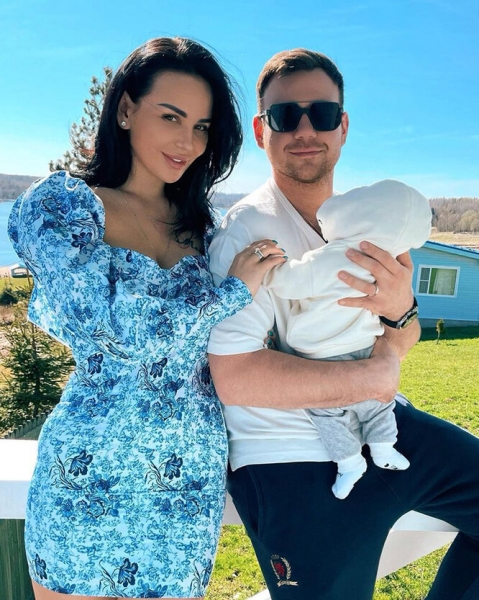 Только родили, а уже в&nbsp;роскошной форме! Как выглядят фигуры звездных мам