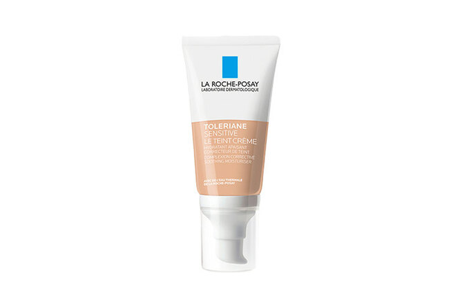 «Умылась тональным»: 7 правил, которые помогут избежать эффекта манекена на лице