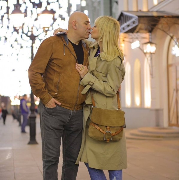 В годовщину свадьбы Потапа и Насти Каменских: звездные пары, которые познакомились на работе 