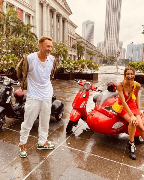 В годовщину свадьбы Потапа и Насти Каменских: звездные пары, которые познакомились на работе 