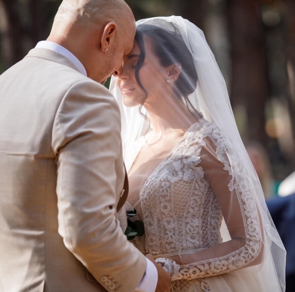 В годовщину свадьбы Потапа и Насти Каменских: звездные пары, которые познакомились на работе 