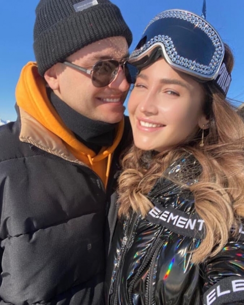 В годовщину свадьбы Потапа и Насти Каменских: звездные пары, которые познакомились на работе 