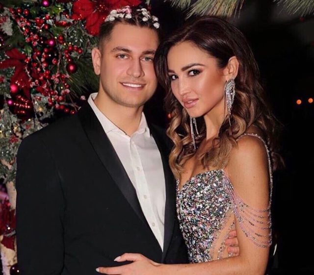 В годовщину свадьбы Потапа и Насти Каменских: звездные пары, которые познакомились на работе 