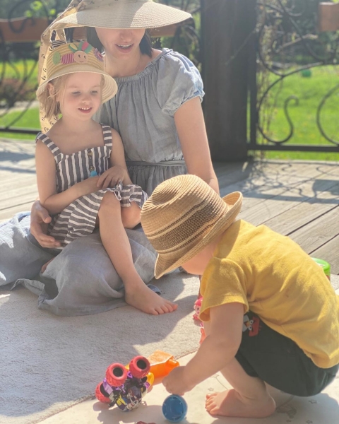 В годовщину свадьбы Потапа и Насти Каменских: звездные пары, которые познакомились на работе 