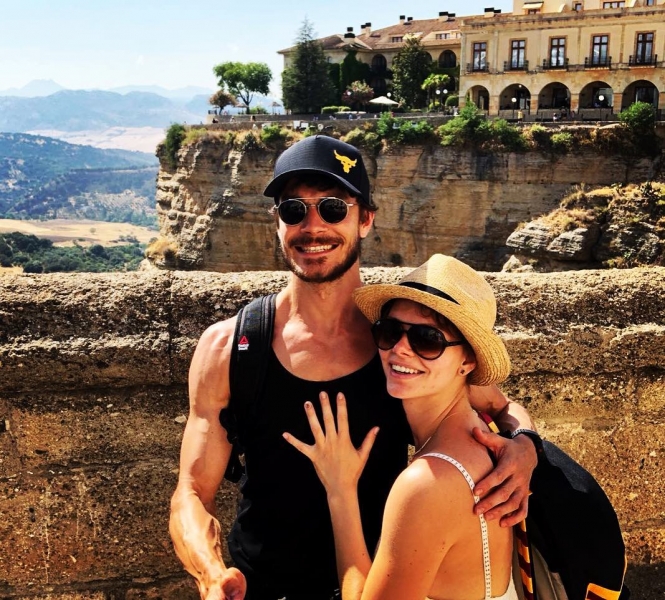 В годовщину свадьбы Потапа и Насти Каменских: звездные пары, которые познакомились на работе 