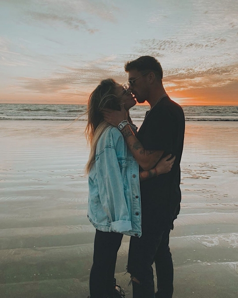 В годовщину свадьбы Потапа и Насти Каменских: звездные пары, которые познакомились на работе 