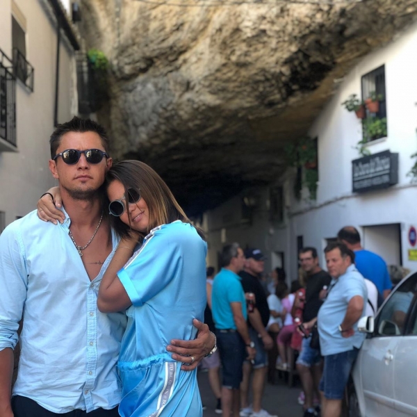 В годовщину свадьбы Потапа и Насти Каменских: звездные пары, которые познакомились на работе 