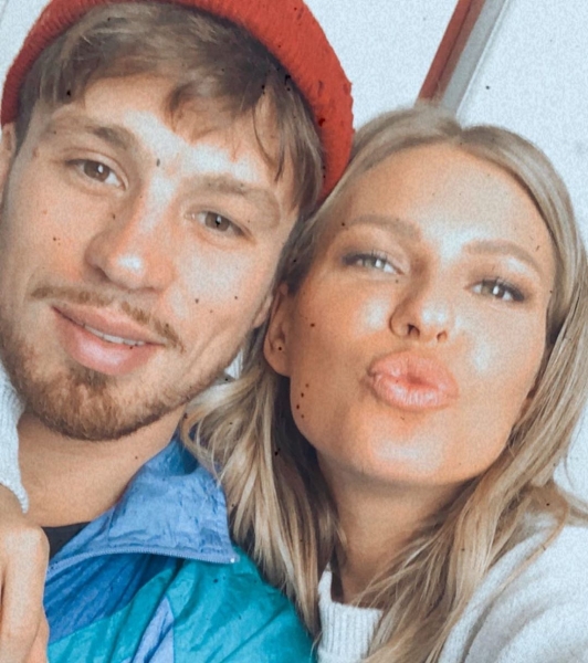 В годовщину свадьбы Потапа и Насти Каменских: звездные пары, которые познакомились на работе 