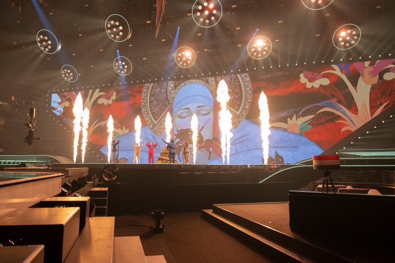 Видео с репетиции Манижи на «Евровидении-2021»: платье на колесах и огненные пушки