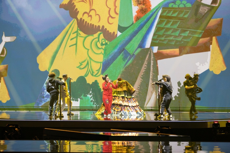 Видео с репетиции Манижи на «Евровидении-2021»: платье на колесах и огненные пушки