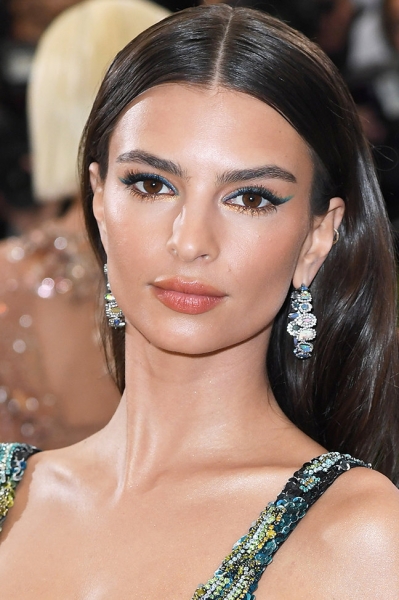 Вот почему румяна должны быть в твоей косметичке: 7 звездных преображений