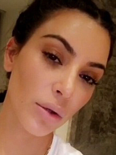 Все Кардашьян без макияжа: редчайшие кадры!