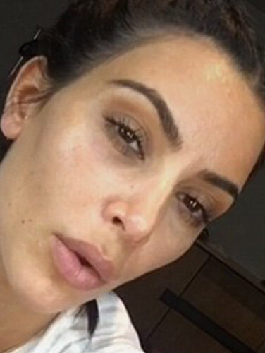 Все Кардашьян без макияжа: редчайшие кадры!