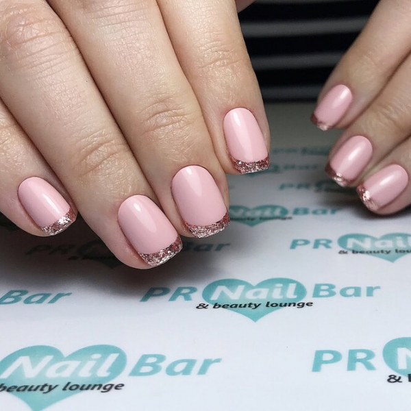 Всегда в моде: 35 горячих идей французского маникюра