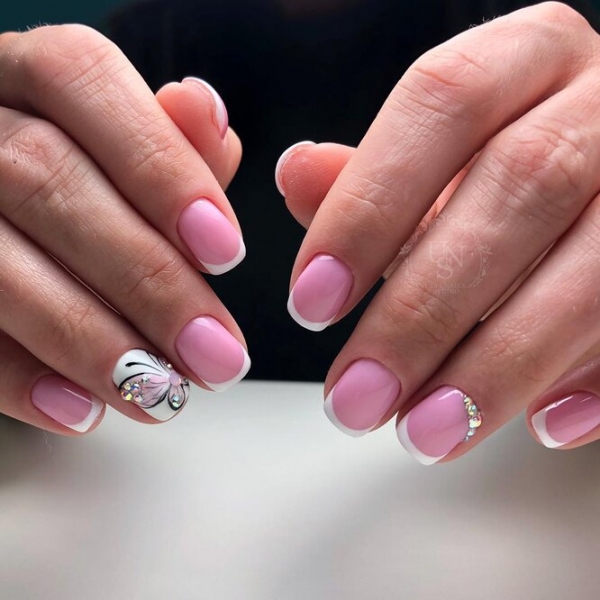 Всегда в моде: 35 горячих идей французского маникюра