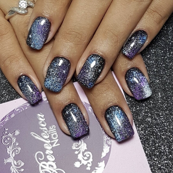 Земля в&nbsp;иллюминаторе: модный инста-тренд &laquo;космический маникюр&raquo;