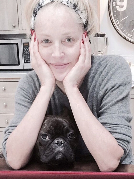 Звездные селфи: без макияжа они выглядят моложе!