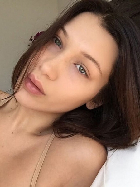 Звездные селфи: без макияжа они выглядят моложе!