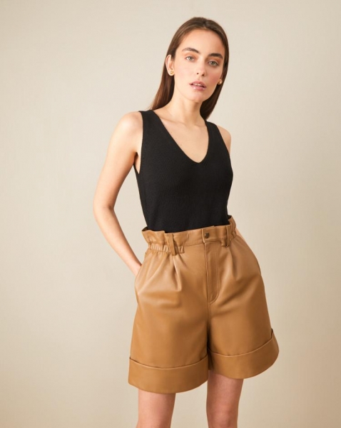 15 стильных трикотажных топов на лето 