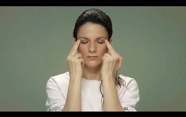 2 суперэффективных упражнения, которые сотрут «гусиные лапки» вокруг глаз