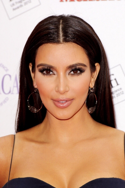 25 суперстильных причесок на прямой пробор: учимся у звезд!