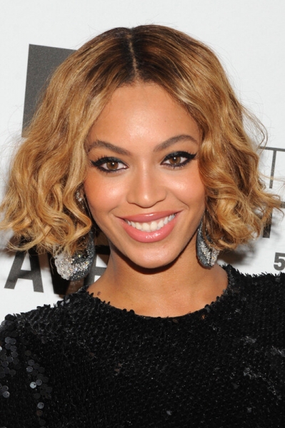 25 суперстильных причесок на прямой пробор: учимся у звезд!