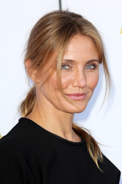 25 суперстильных причесок на прямой пробор: учимся у звезд!