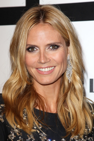 25 суперстильных причесок на прямой пробор: учимся у звезд!