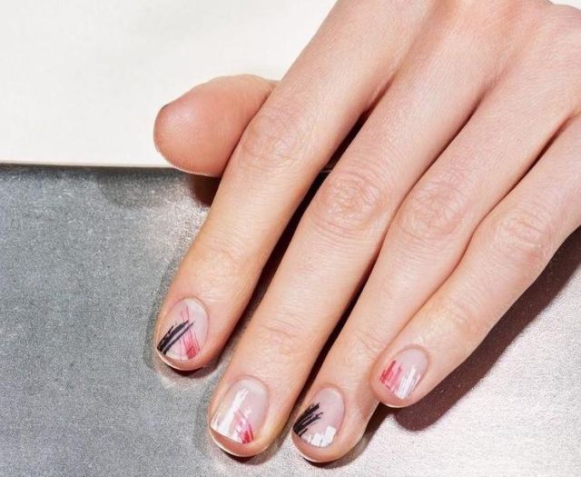 5 идей минималистичного маникюра