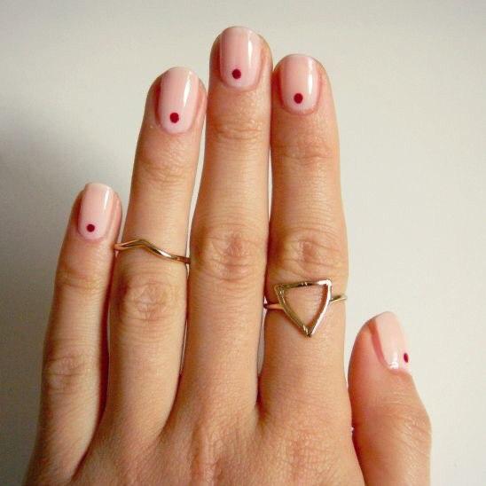 5 идей минималистичного маникюра
