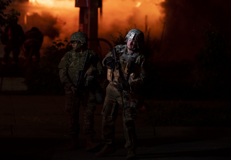 Акции протеста переросли в погромы: что происходит в США после ужасной гибели Джорджа Флойда от рук полицейского