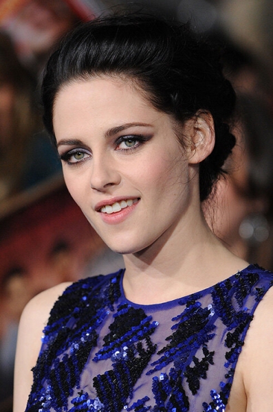 Бьюти-эволюция Кристен Стюарт: от нюда до «белых» бровей и стрижки под мальчика