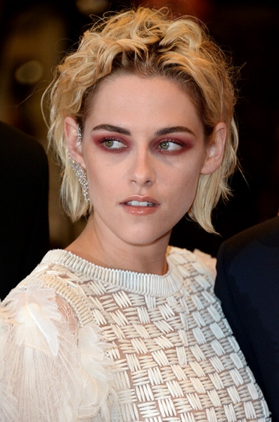 Бьюти-эволюция Кристен Стюарт: от нюда до «белых» бровей и стрижки под мальчика