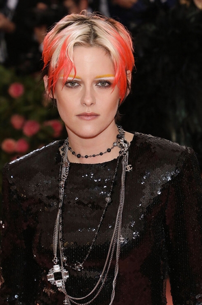 Бьюти-эволюция Кристен Стюарт: от нюда до «белых» бровей и стрижки под мальчика